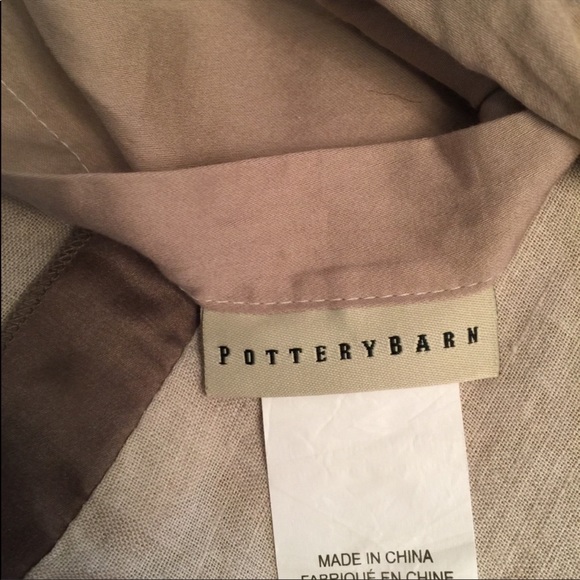 Pottery Barn set of two pillow cover (sham) - Picture 4 of 7